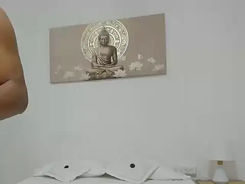 Snapshot of latinbig_couple chatting on November 10, 2025, 7:52 pm latinbig couple online show from November 10, 2025, 7:52 pm