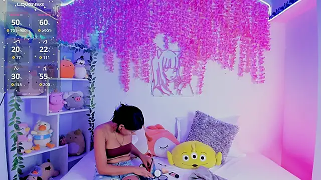 Snapshot of _hanna_sky chatting on November 8, 2025, 3:48 pm hanna sky online show from November 8, 2025, 3:48 pm