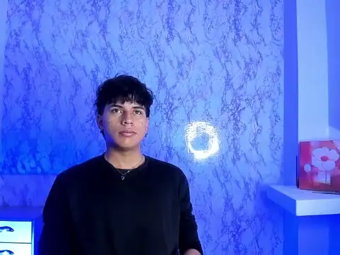 Snapshot of Valentino_Lane chatting on February 4, 2026, 5:46 am Valentino Lane online show from February 4, 2026, 5:46 am