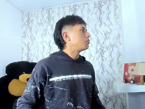 Snapshot of Valentino_Lane chatting on February 20, 2026, 2:41 am Valentino Lane online show from February 20, 2026, 2:41 am