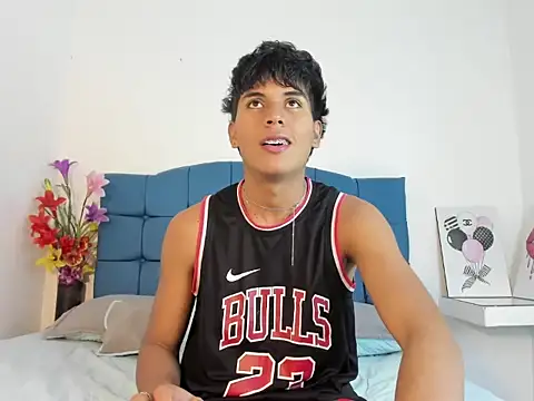 Snapshot of Valentino_Lane chatting on January 19, 2026, 2:26 am Valentino Lane online show from January 19, 2026, 2:26 am