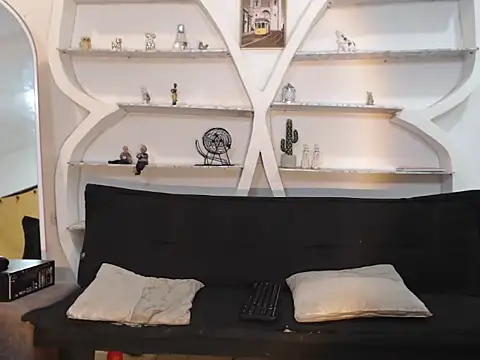 Snapshot of SUCKING_LOVERS chatting on November 13, 2025, 7:23 am SUCKING LOVERS online show from November 13, 2025, 7:23 am