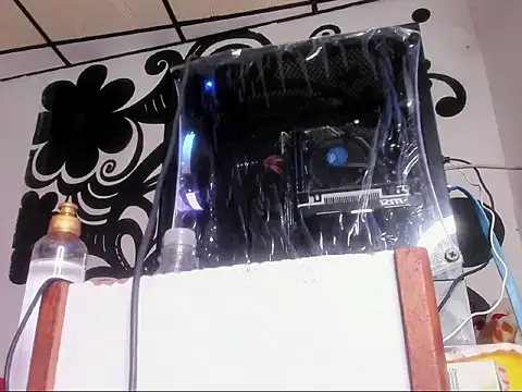 Snapshot of couple-hothot chatting on December 13, 2025, 9:21 pm couple-hothot online show from December 13, 2025, 9:21 pm