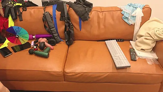 Snapshot of JadeStarUK chatting on January 19, 2026, 2:15 am JadeStarUK online show from January 19, 2026, 2:15 am