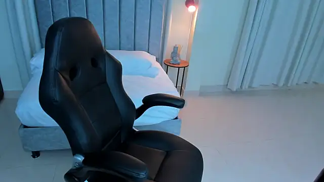 Snapshot of lolitaaqueen chatting on November 8, 2025, 3:32 am lolitaaqueen online show from November 8, 2025, 3:32 am