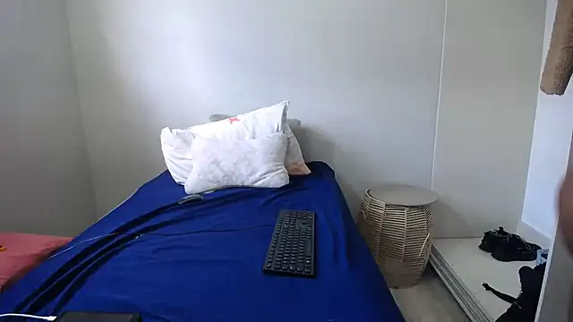 SexySlimMelanin online show from December 1, 2025, 11:33 am