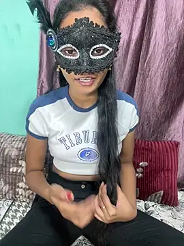 leenaboyxh online show from December 17, 2025, 3:17 pm