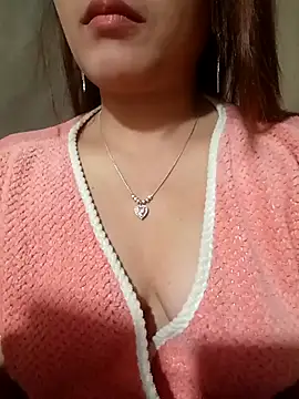 Missa-kute20 online show from November 18, 2025, 3:04 pm