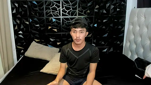 Urloverhardcock online show from April 25, 2026, 1:41 pm