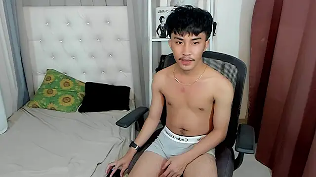 Snapshot of Urloverhardcock chatting on January 15, 2026, 5:05 pm Urloverhardcock online show from January 15, 2026, 5:05 pm