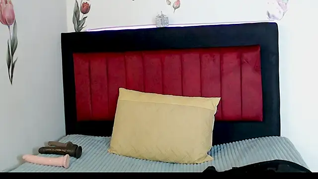 Snapshot of AMARYXS chatting on December 2, 2025, 12:40 pm AMARYXS online show from December 2, 2025, 12:40 pm