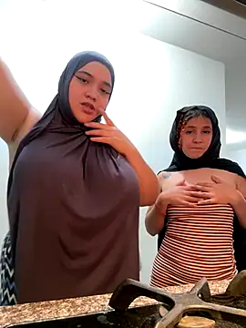 Snapshot of sweetmuslim01 chatting on December 15, 2025, 3:23 am sweetmuslim01 online show from December 15, 2025, 3:23 am