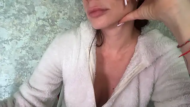 Snapshot of Angelinaa19 chatting on April 25, 2026, 1:41 pm Angelinaa19 online show from April 25, 2026, 1:41 pm