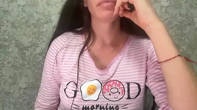 Snapshot of Angelinaa19 chatting on May 11, 2026, 2:45 pm Angelinaa19 online show from May 11, 2026, 2:45 pm