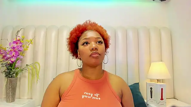 BrendaFernandez  online show from February 5, 2026, 2:57 pm