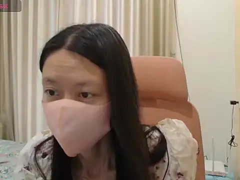 Lil-Cherries online show from December 21, 2025, 5:31 am