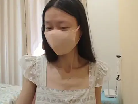 Lil-Cherries online show from March 27, 2026, 1:47 am