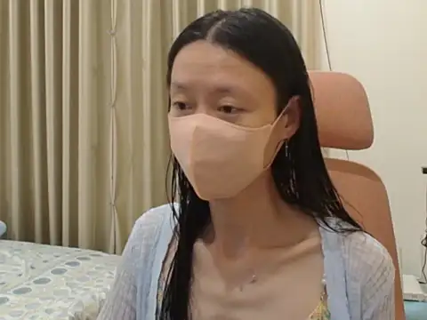 Lil-Cherries online show from March 28, 2026, 3:13 pm