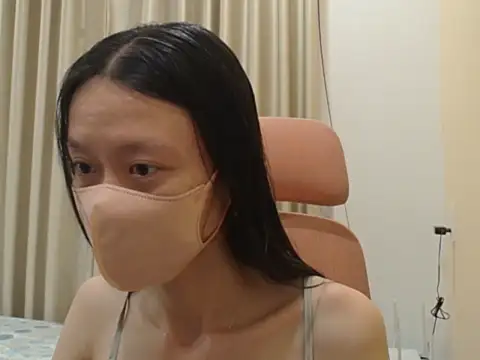 Lil-Cherries online show from March 14, 2026, 10:21 am