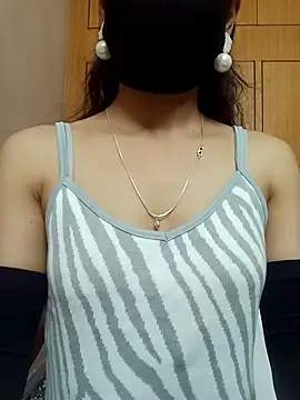 Snapshot of Fairy_Pie chatting on February 16, 2026, 5:33 pm Fairy Pie online show from February 16, 2026, 5:33 pm