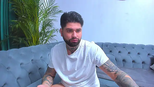 Snapshot of alexandermoris chatting on December 18, 2025, 8:30 am alexandermoris online show from December 18, 2025, 8:30 am