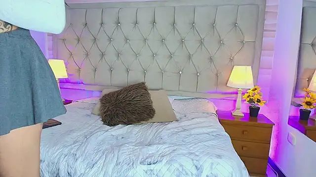 Liathompson FG online show from December 15, 2025, 7:41 pm