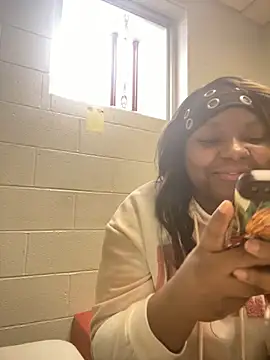 Fxncymuse online show from March 24, 2026, 1:22 pm