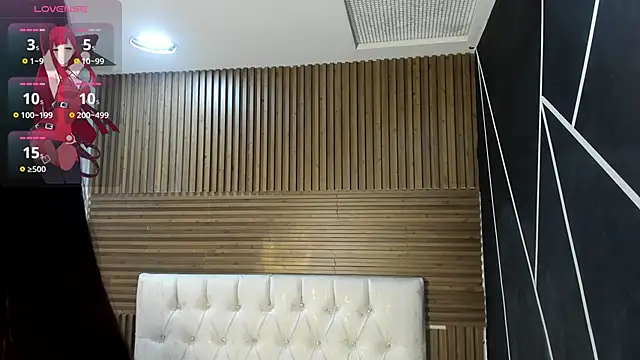 ZarinaWynne online show from April 12, 2026, 1:25 pm