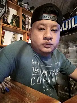 Snapshot of themorenofit08 chatting on March 5, 2026, 1:02 am themorenofit08 online show from March 5, 2026, 1:02 am