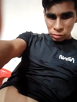 Snapshot of Jorge111235 chatting on November 8, 2025, 10:24 pm Jorge111235 online show from November 8, 2025, 10:24 pm