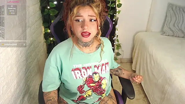 Snapshot of catherine_monroe chatting on November 17, 2025, 9:41 pm catherine monroe online show from November 17, 2025, 9:41 pm