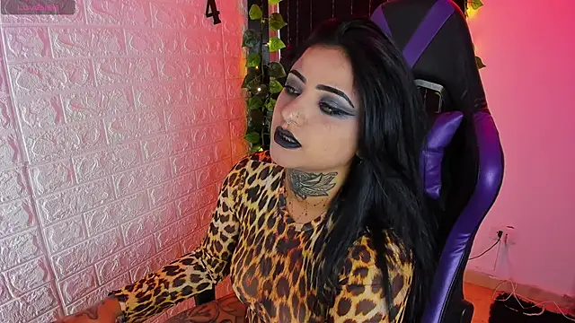 Snapshot of catherine_monroe chatting on January 15, 2026, 7:28 pm catherine monroe online show from January 15, 2026, 7:28 pm