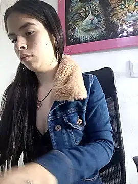 Snapshot of emilygrooe chatting on March 4, 2026, 3:53 pm emilygrooe online show from March 4, 2026, 3:53 pm