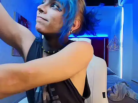 luxiel  online show from July 3, 2026, 9:21 pm