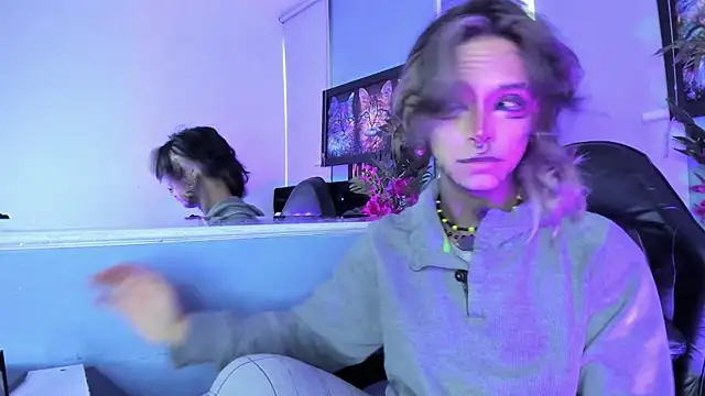 luxiel  online show from November 25, 2025, 10:32 pm