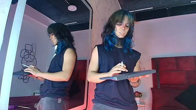 Snapshot of luxiel_ chatting on May 9, 2026, 9:40 pm luxiel online show from May 9, 2026, 9:40 pm
