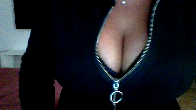 Snapshot of cleo094 chatting on November 22, 2025, 1:37 am cleo094 online show from November 22, 2025, 1:37 am