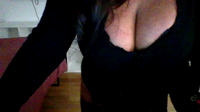 Snapshot of cleo094 chatting on November 24, 2025, 12:54 am cleo094 online show from November 24, 2025, 12:54 am