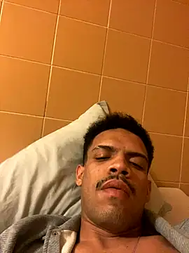 Zactubg online show from November 8, 2025, 6:55 pm