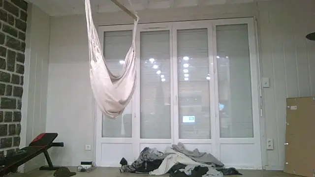 samia42 online show from March 15, 2026, 4:03 pm