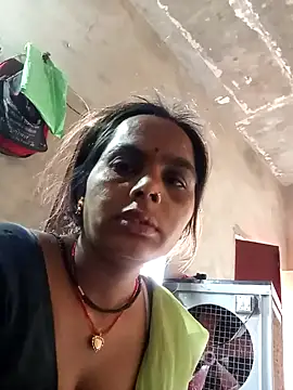 CUTE V SEXY online show from November 11, 2025, 6:52 am