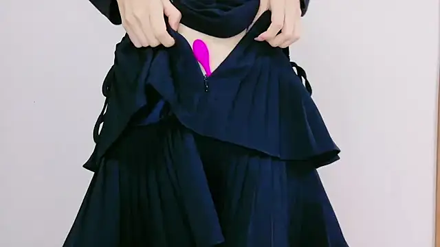 nerunerunerune  zzZ online show from November 10, 2025, 10:42 am