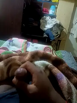 Kmahes01 online show from December 16, 2025, 7:51 pm