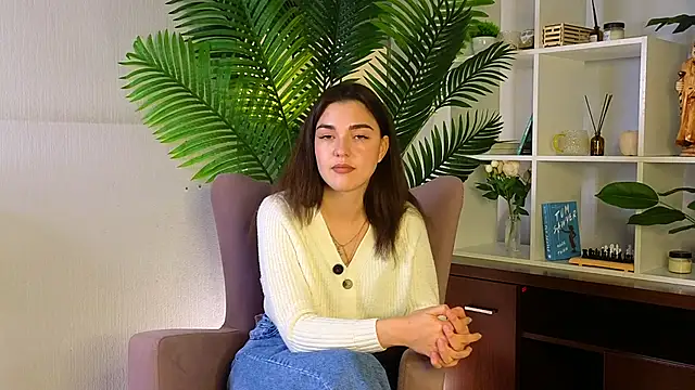 EleneGroder online show from November 8, 2025, 7:01 am