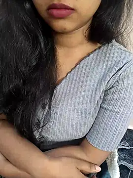 Sexy Divya   online show from March 12, 2026, 7:12 am