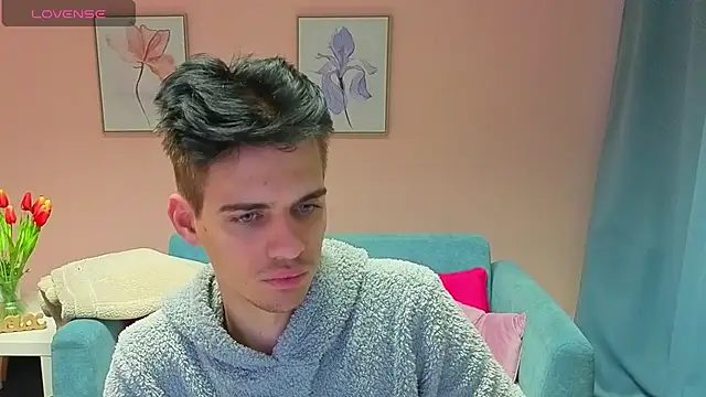 Snapshot of LiamMerci chatting on November 10, 2025, 7:24 am LiamMerci online show from November 10, 2025, 7:24 am