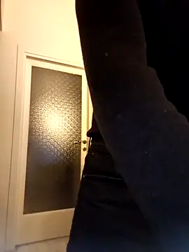 Snapshot of CuteDaddy92 chatting on January 7, 2026, 10:48 pm CuteDaddy92 online show from January 7, 2026, 10:48 pm