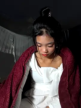 Lynly k2 online show from December 22, 2025, 12:49 pm