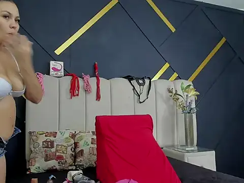 ShanellDiaz  online show from March 11, 2026, 2:49 am