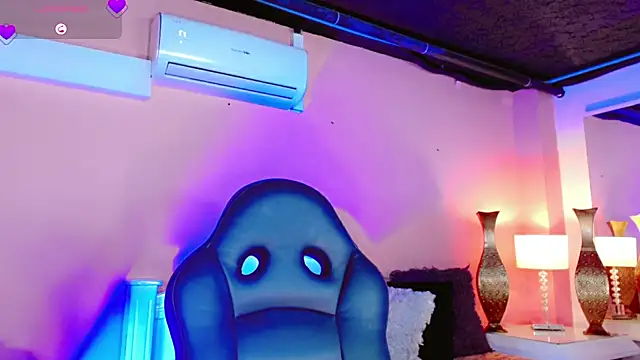 AnnaRouseQueen online show from February 7, 2026, 7:55 pm